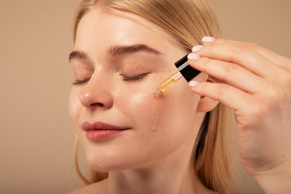 Pode usar o retinol todos os dias? Veja como aplicar corretamente
