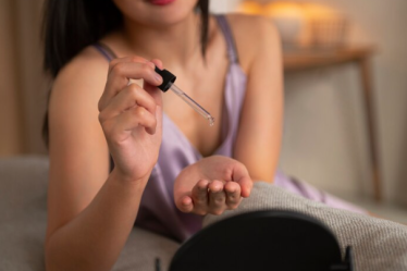 Sérum facial noturno e o poder da rotina do sono para a beleza da pele